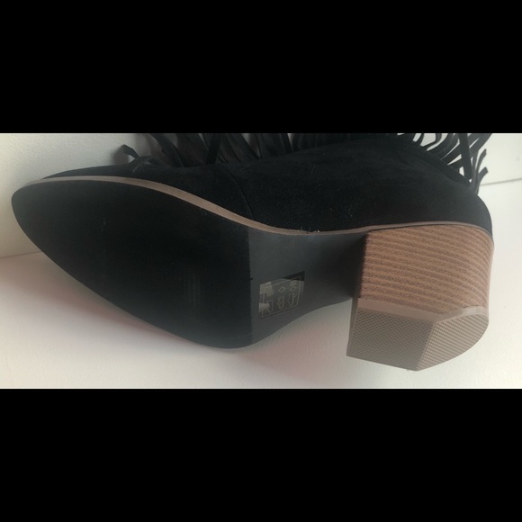 LAST ONE - size 7 🔥🔥Black Fringe Booties 🔥🔥 - Picture 4 of 6